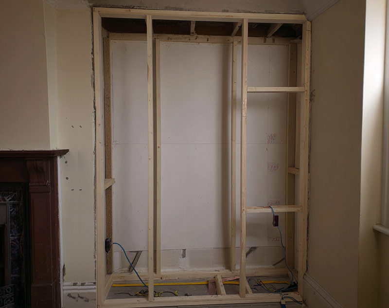 how to build a fitted wardrobe in an alcove