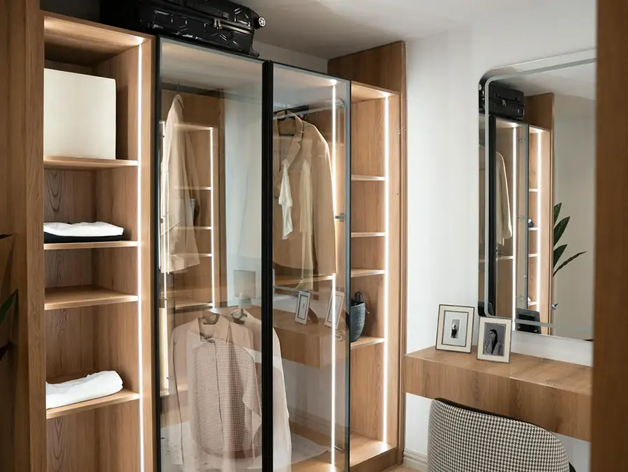 wardrobe design inside